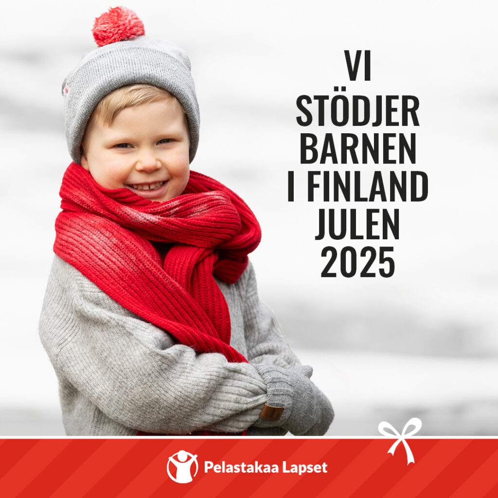 Ett barn med grå tröja och mössa och röd halsduk.